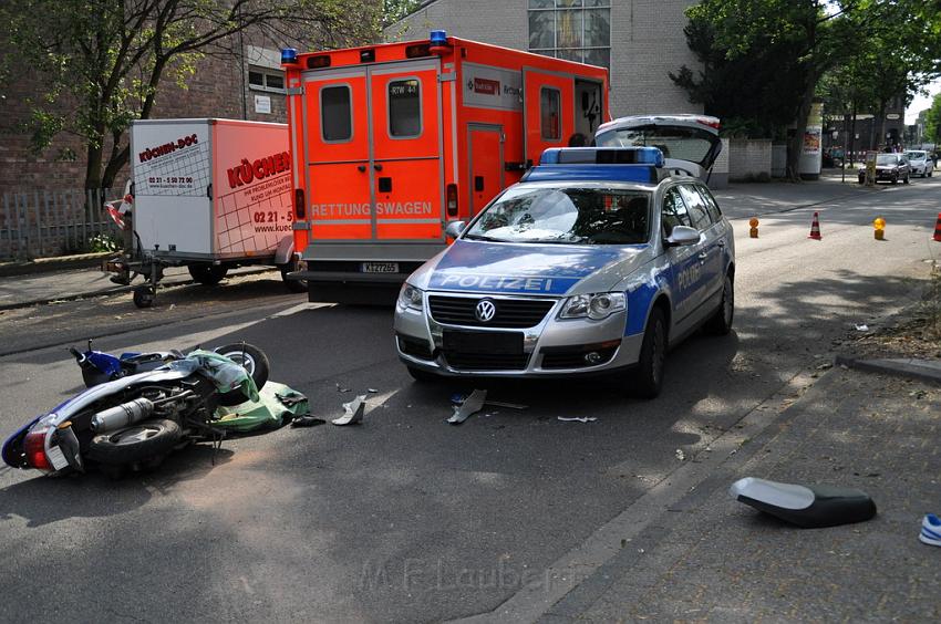 VU nach Verfolgungsfahrt Koeln Ossendorf Frohnhofstr P13.JPG